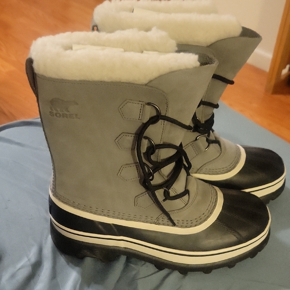 Sorel Other - Sorel Black and Gray Snow Boots